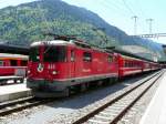 RhB - Ge 4/4 615 vor Schnellzug im Bahnhof von Chur am  07.05.2009