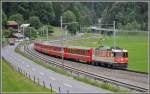 RE1241 mit Ge 4/4 II 622  Arosa  durchfhrt die Dienststation Fuchsenwinkel zwischen Schiers und Furna.