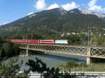 RhB - Ge 4/4 616 mit Schnellzug unterwegs in Reichenau am 26.09.2011