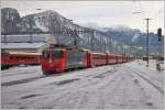 RE1736 mit der Ge 4/4 II 617  Ilanz  fährt in Landquart ein.