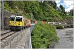 Ge 4/4 II 611  Landquart  mit Glacier Express 903 nach Zermatt im Farsch zwischen Reichenau und Trin.