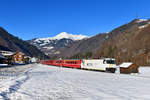 Ge 4/4 III 642 mit einem Regio am 13.01.2018 bei Jenaz. 