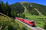 Ge 4/4 III 644 mit einem Regio am 04.09.2019 bei Zernez.