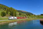 Ge 4/4 III 643 mit einem Regio am 05.10.2017 bei Davos Glaris.