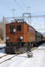 Engadiner Nostalgiefahrt 2011: Ge 4/6 353 + 4-achs-Plattformwagen B 2246 + Filisurer Stbli B 2138 + C 114 + BC 110.