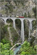 Löschzug 9135 mit Ge 6/6 II 701  Raetia  und Wasserwagen WN9862 auf dem Landwasserviadukt bei Filisur.