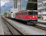 RhB - Ge 6/6  705 mit Güterwagen im Bahnhof Landquart am 02.10.2020