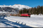 RhB Ge 6/6 II 702  Curia  ist am 18.12.2020 mit GZ 5135 von Landquart GB nach Pontresina unterwegs und konnte zwischen Samedan und Punt Muragl aufgenommen werden.