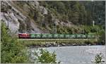 5757 mit der Ge 4/4 I 602  Bernina  und neuen Wechselpritschen für Valserwasser auf dem Weg nach Ilanz bei Trin.