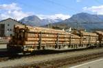 RhB - R-w 8255 am 31.08.2007 in Samedan - Niederbordwagen mit Rungen 4-achsig mit 1 offenen Plattform - Baujahr 1990 - FC - Gewicht 15,54t - Zuladung 32,00t - LP 16,10m - zulssige Geschwindigkeit