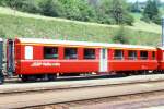 RhB - A 1221 am 29.06.1989 in Filisur - 1.Klasse Personenwagen Mittelschwere Stahlbauart mit Mitteleinstieg und Seitengngen - bernahme 05.04.1949 - SWS - Fahrzeuggewicht 20,00t - Sitzpltze 36 - LP 17,63m - zulssige Geschwindigkeit 90 km/h - 3=16.12.1983 2=22.06.1989 - Logo RhB in rhtoromanisch - Lebenslauf: ex AB4 221 - 1956 A4 1221 - 1964 A 1221 - 04.07.2006 Abbruch. Hinweis: Klassezahlen klein, gescanntes Dia
