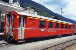 RhB - A(WR-S) 1223 am 06.06.1993 in Disentis - Hilfsspeisewagen /Saalwagen) Einheitspersonenwagen Typ I - bernahme 20.12.1962 - FFA/SIG - Fahrzeuggewicht 21,00t - Sitzpltze 36 - LP 18,42m - zulssige Geschwindigkeit 90 km/h - 3=12.07.1991 - Logo RhB in rhtoromanisch - Lebenslauf: ex A4 1223 - 1964 A 1223 - 12.07.1991 A(WR-S) 1223. Hinweis: mit Hinweispfeile fr Taster an den Tren, Klassezahlen klein, hoher Anschriftenblock, dnne Betriebsnummern, gescanntes Dia
