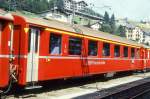 RhB - A 1224 am 07.09.1994 in St.Moritz - 1.Klasse Einheitspersonenwagen Typ I - bernahme 20.12.1962 - FFA/SIG - Fahrzeuggewicht 20,00t - Sitzpltze 36 - LP 18,42m - zulssige Geschwindigkeit 90 km/h - Logo RhB in italienisch - Lebenslauf: ex A4 1224 - 1964 A 1224. Hinweis: noch mit Griffstangen, Klassezahlen klein, niedriger Anschriftenblock, dnne Betriebsnummern, gescanntes Dia
