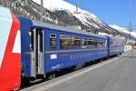 Der nur noch selten eingesetzte Doppelspeisewagen WR 3817/3816 in Samedan.