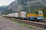  Belloli  Zweiwegefahrzeug der  Gemeinde Cazis/Realta  hat soeben im Bahnhof Rothenbrunnen am 1. Mai 2007 fnf Gterwagen (Sl 7752 + Uc 8074 + Uc 8008 + Uc 8050 + Uc 8010) aus dem nahegelegenen Beton und Kieswerk Unterrealta an den zuvor beschriebenen Gterzug aus Samedan angehngt.