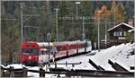 R1817 nach Filisur mit Ge 4/4 III 649  Lavin  und Steuerwagen 1752 in Wiesen.