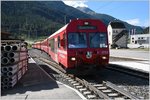 R1934 mit Steuerwagen 1752 und Ge 4/4 II 615  Klosters  nach Scuol-Tarasp in Zernez.