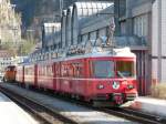 RhB - In Thusis am Warten der Triebwagen Be 4/4 512 als Regio nach Chur am 07.04.2010