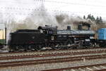 Unter Dampf wurde am 10.04.2026 in Weimar die SBB Historic B 3/4 1367 (90 85 00-01 367-1 CH-SBBH) von der 202 563-3 vom Dampflokwerk Meiningen von Meiningen zum Dampfloktreffen nach Dresden überführt.