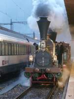 SBB Historic - Dampfextrazug mit den Loks Limmat und Genf von Biel nach Solothurn - Bren an der Aare unterwegs am 16.010.2010 bei der einfahrt im Bahnhof Biel .. Belichtungsdauer: 0.077 s (10/130) (1/13), Blende: f/3.6, ISO: 800, Brennweite: 28.80 (288/10)