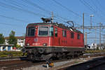 Re 420 267-7 durchfährt den Bahnhof Pratteln.