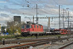 Re 420 293-3 durchfährt den Bahnhof Pratteln.