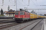 Re 420 322-0 durchfährt den Bahnhof Rupperswil.