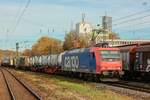 482 010-6 SBB Cargo mit Tankcontainerzug in Köln, November 2025.