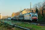 193 109 SBB Cargo International mit Güterzug in Bonn Oberkassel, April 2025.