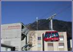 Die neue Luftseilbahnkabine der ersten Sektion von Chur auf den Dreibndenstein verlsst die Talstation.