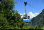 Luftseilbahn Morschach-Stoss  - Blaue Kabine Nr.1 bei der einfahrt zur Talstation in Morschach am 08.08.2026