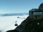 Blick auf das Nebelmeer.Luftseilbahn Pilatus-Kulm-Frkmntegg(1416m .M.)Von dort aus benutzt man die Panorama Gondelbahn nach Kriens/LU.07.10.10