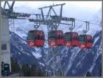 Bei der Gondelbahn Httenberg-Grozenbel in Braunwald sind jeweils vier Kabinen miteinander verbunden.