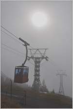 Auf drei Kilometern Länge überwindet die Bahn rund 1200 Höhenmeter und kämpft kurz vor der Bergstation auf Palfries gegen den Nebel. (14.11.2015)