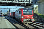 KLV-Zug mit 193 475-1  Domodossola  (Siemens Vectron) der Siemens Mobility GmbH, vermietet an die SBB Cargo International AG, setzt seine Fahrt nach einem Halt im Bahnhof Arth-Goldau (CH) Richtung Immensee (CH) fort.
[20.9.2019 | 18:04 Uhr]