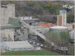 Vom Haselboden, dem Steinbruch der Holcim Zementwerke, sind das Werk gut zu berblicken. Es gibt dort ein umfangreiches Gleisnetz und auch Gterwagen sind dort zu entdecken. (18.04.2008)