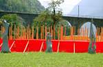 Kunst am/vor dem Bau, hier am Kreisviadukt Brusio anlsslich Jubilum 100 Jahre Bernina Bahn.