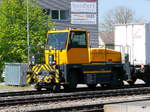 Rangierfahrzeug Rotrac 2444 im Bahnhofsareal von Gwatt am 10.05.2017