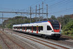 RABe 523 041, auf der S1, fährt zum Bahnhof Möhlin.