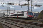RBDe 560 296-6, auf der S33, fährt am 15.01.2026 zum Bahnhof Pratteln.