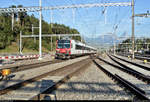 Nachschuss auf RBDe 560 ???  Domino  der S-Bahn Luzern (SBB) als S3 von Luzern (CH) nach Brunnen (CH), die den Bahnhof Arth-Goldau (CH) auf Gleis 5 verlässt.