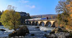 Ein DPZ als S12 auf der Rheinfallbrücke zwischen Schloss Laufen und Neuhausen am 28.10.2021.