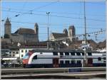 RBe 514 412-6 vor dem Schloss Rapperswil.