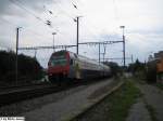 Eine S12 nach Brugg (wegen der Street Parade mit drei Einheiten statt einer) fuhr am 13.8.05 in Dietikon ein.