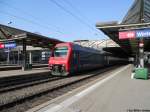 Re 450 078-1 ''Au ZH'' + 450 104-5 ''Zrich Hard'' und 450 030-2 ''Rmlang'' durchfahren am 11.3.2011 Winterthur als Dienstzug.