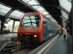 450 091 mit S 8 nach Winterthur am 19.10.2002 in Zrich Hbf.