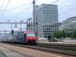 Einteiliger Re 450 111-0 Doppelstockpendel der Zrcher S-Bahn verlsst den Bahnhof Zrich Altstetten Richtung Brugg.