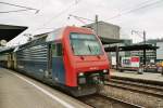 Die Re 450 081-5, steht am 3.11.03 im Bahnhof Zug.