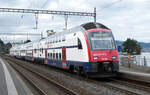 DTZ 514 054 als S2 nach Ziegelbrücke im Bahnhof Richterswil direkt am Zürichsee. Richterswil, 28.9.2025