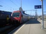 Die Re 450 096 fuhr am 9.10.05 mit einer S14 aus Hinwil in der Endstation Zrich HB ein.